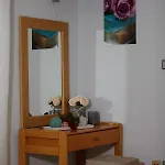 Dionisos Roses Отель *