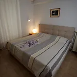 Dionisos Roses Отель
