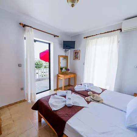 Dionisos Roses Paralia Dionysiou