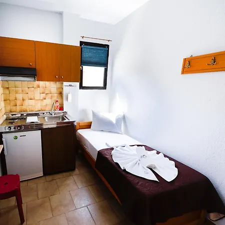 Dionisos Roses Hotel