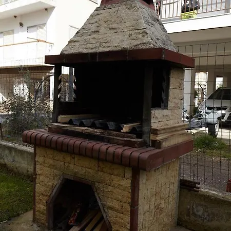 Dionisos Roses فندق