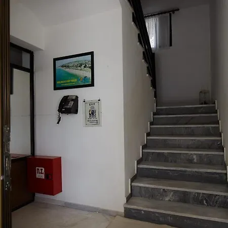 فندق Dionisos Roses باراليا ديونيسيو