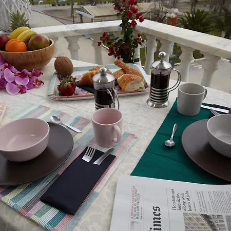 Dionisos Roses فندق باراليا ديونيسيو