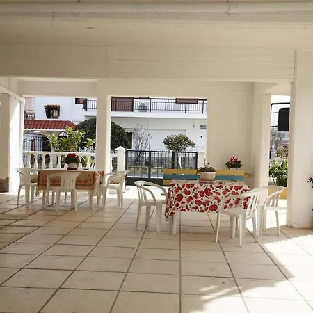 Dionisos Roses * Paralia Dionisiou