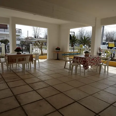 فندق Dionisos Roses *