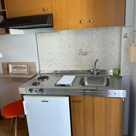 Dionisos Roses فندق باراليا ديونيسيو