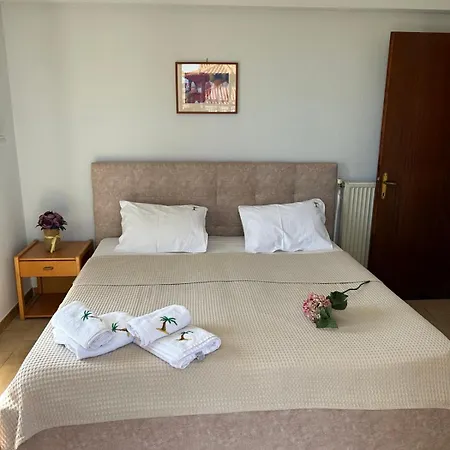 فندق Dionisos Roses باراليا ديونيسيو