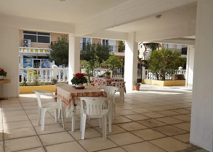 Dionisos Roses * Paralia Dionysiou