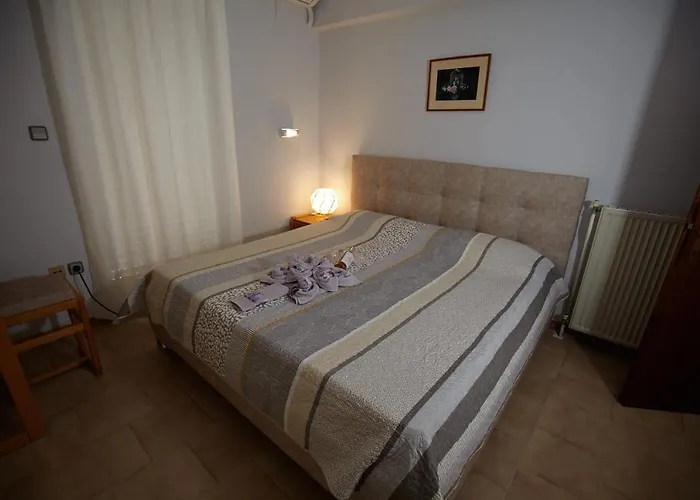 Dionisos Roses Hotel