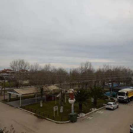 Dionisos Roses * パラリア・ディオニショウ