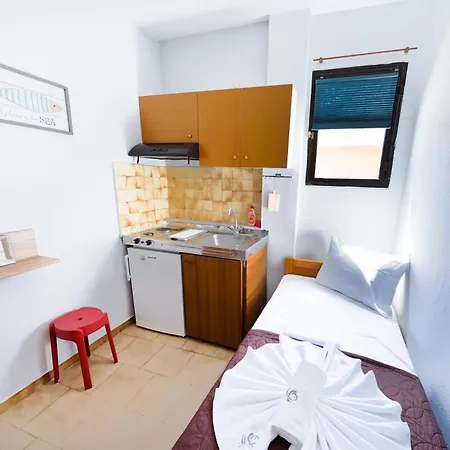 ホテル Dionisos Roses パラリア・ディオニショウ