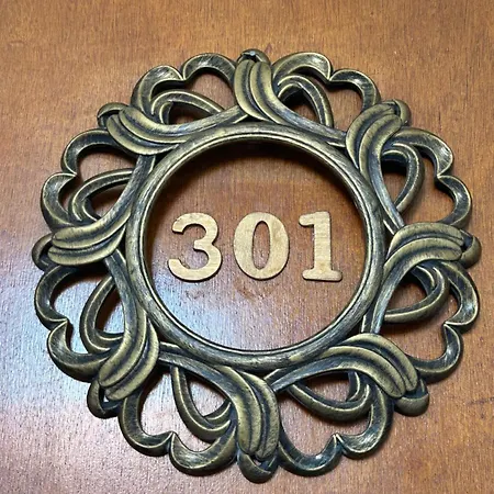 Dionisos Roses ホテル *