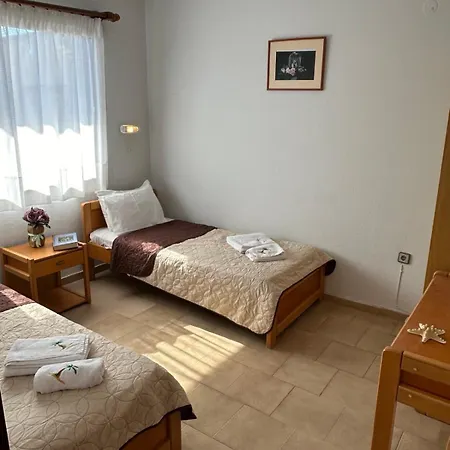 Dionisos Roses ホテル パラリア・ディオニショウ