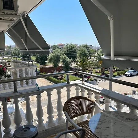 Dionisos Roses ホテル *