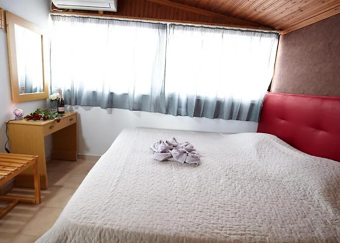 Dionisos Roses Paralia Dionysiou