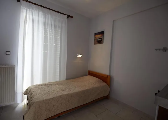 Dionisos Roses Hotel