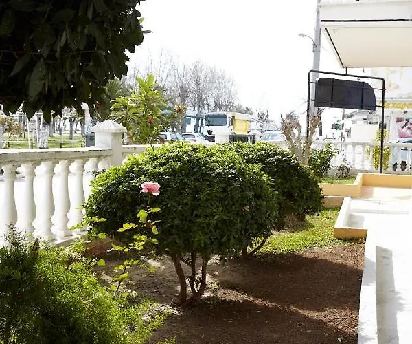 Dionisos Roses Hotel