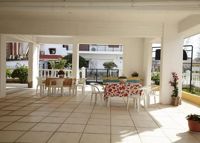 Dionisos Roses * Paralia Dionysiou