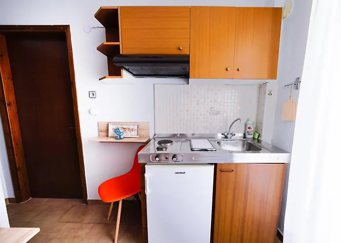 Dionisos Roses Hotel *