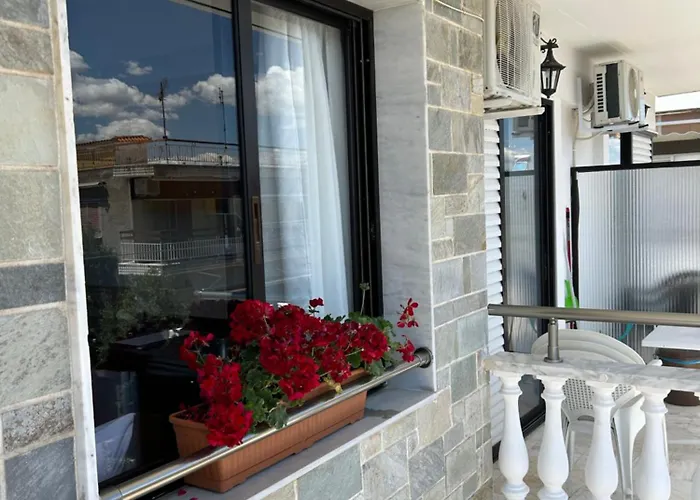 Dionisos Roses Hotel *